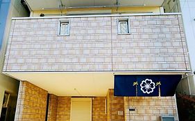 無料駐車場 3階建て一軒家 最大10人 3寝室 2トイレ ペットok家族団体向き Usj 道頓堀 難波近い 民泊花園西